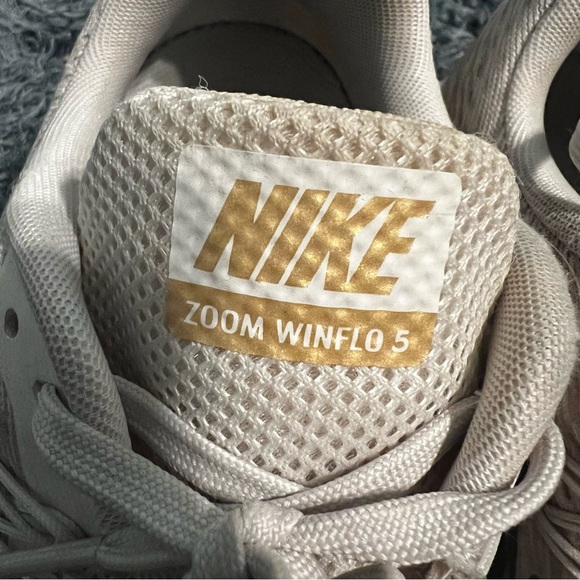 Nike sneakers - Picture 6 of 10